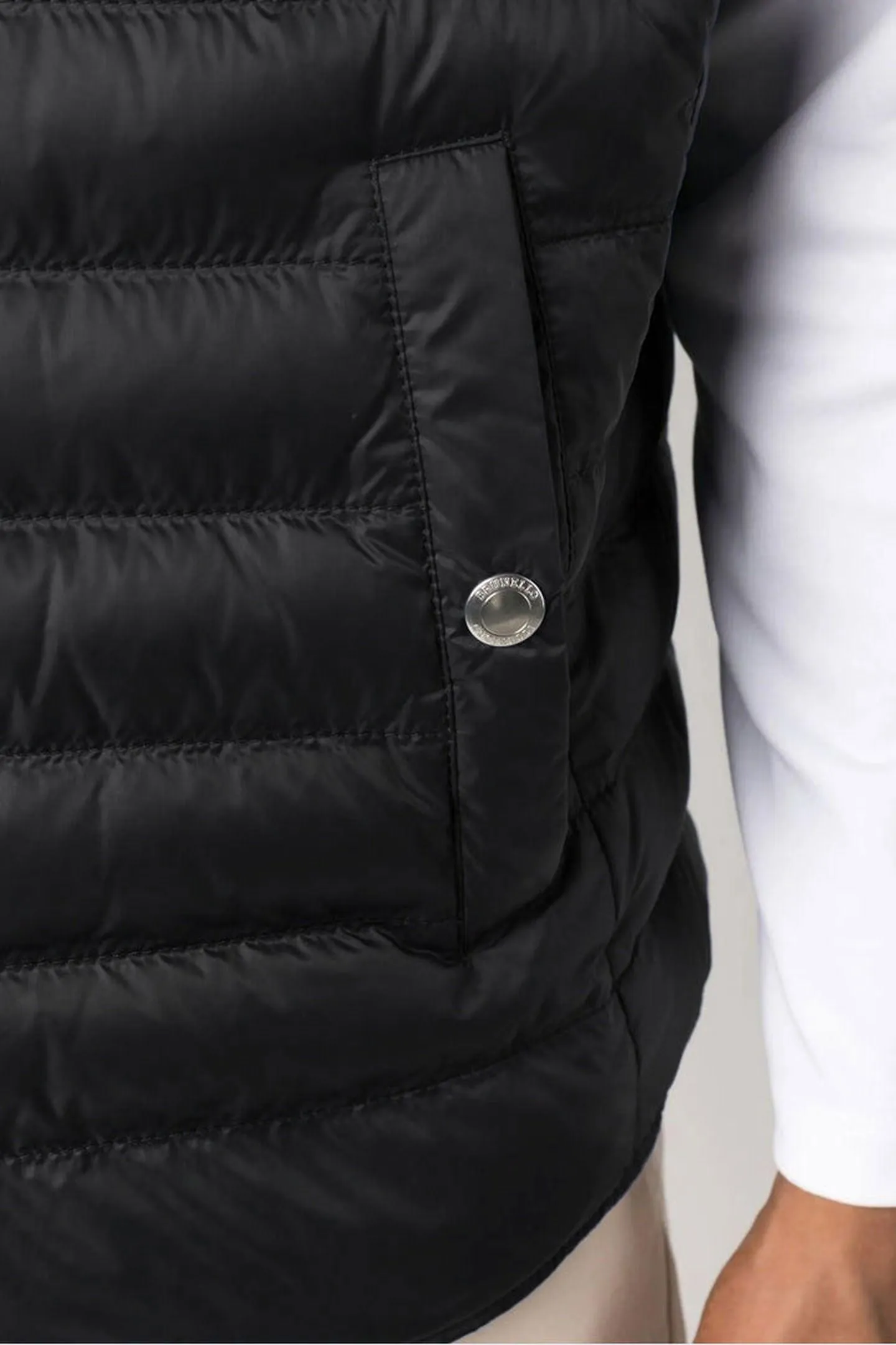 Black Puffer Sleeveless Jacket With Flap