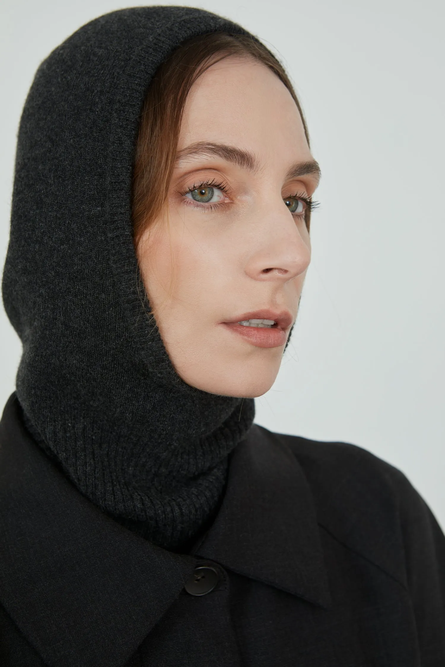 Cathy knitted balaclava hat | Dark grey - Cashmere wool