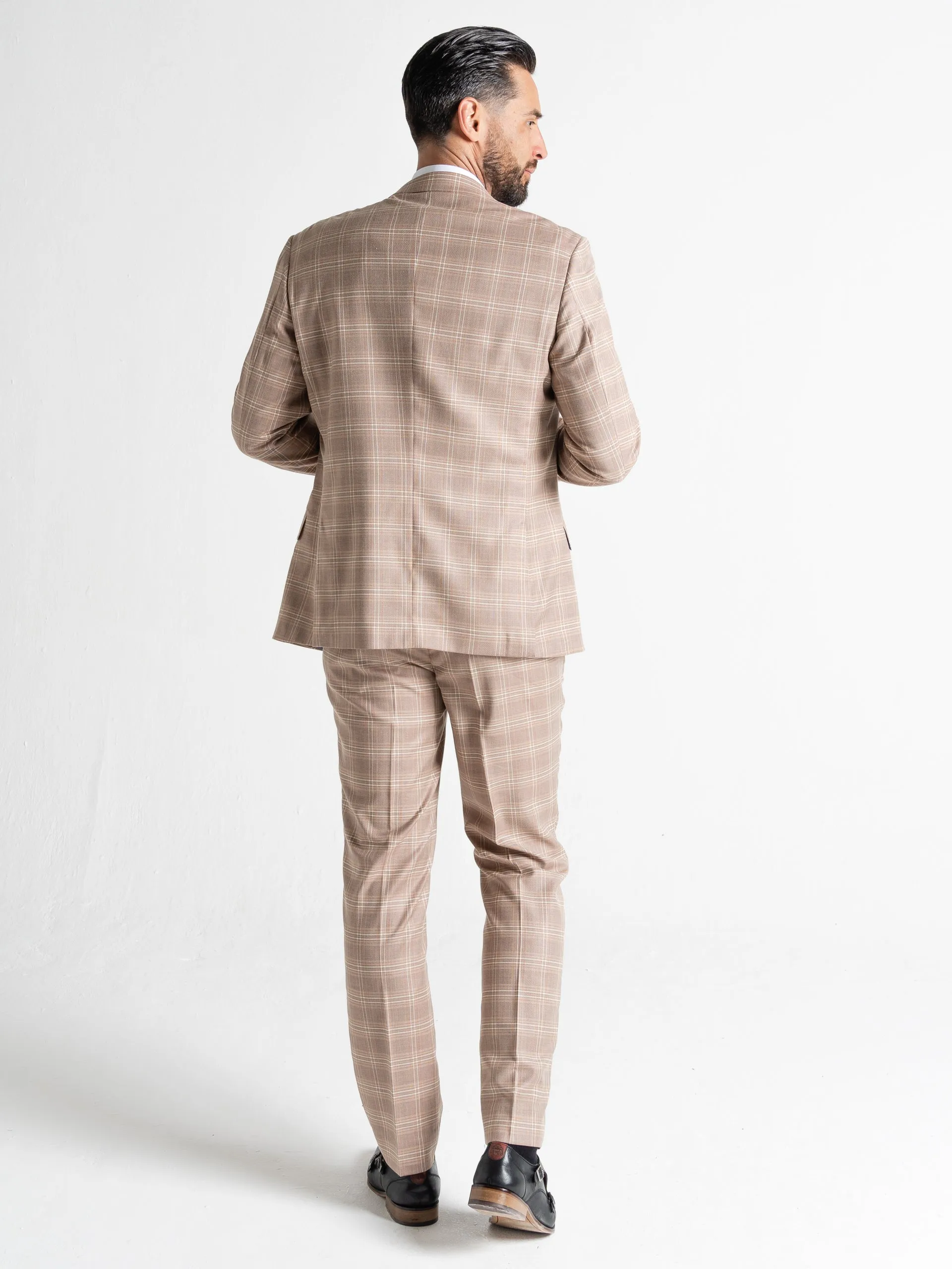 CHARLES FAWN WITH WHITE AND BROWN CHECKS DETAILING