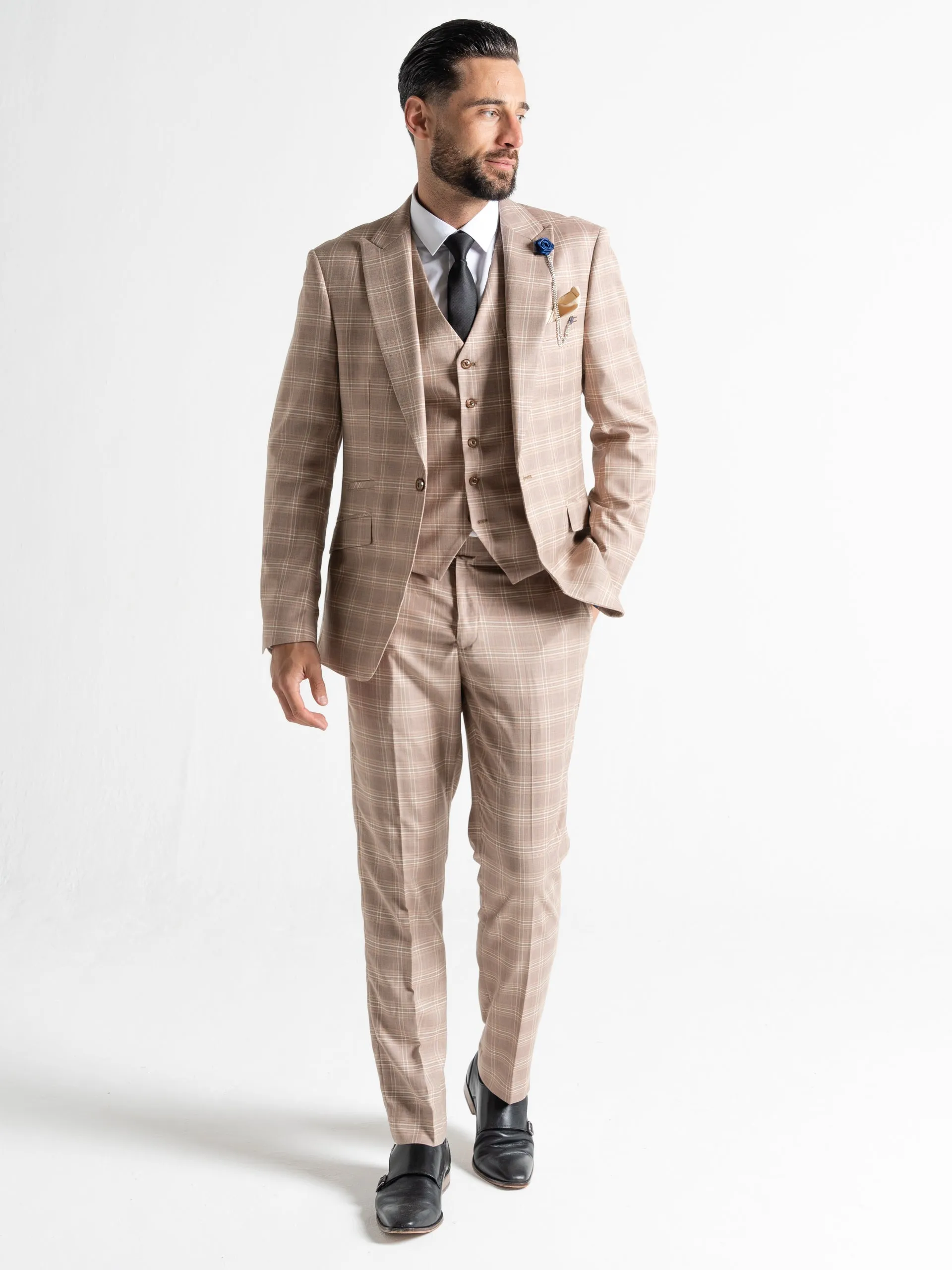 CHARLES FAWN WITH WHITE AND BROWN CHECKS DETAILING