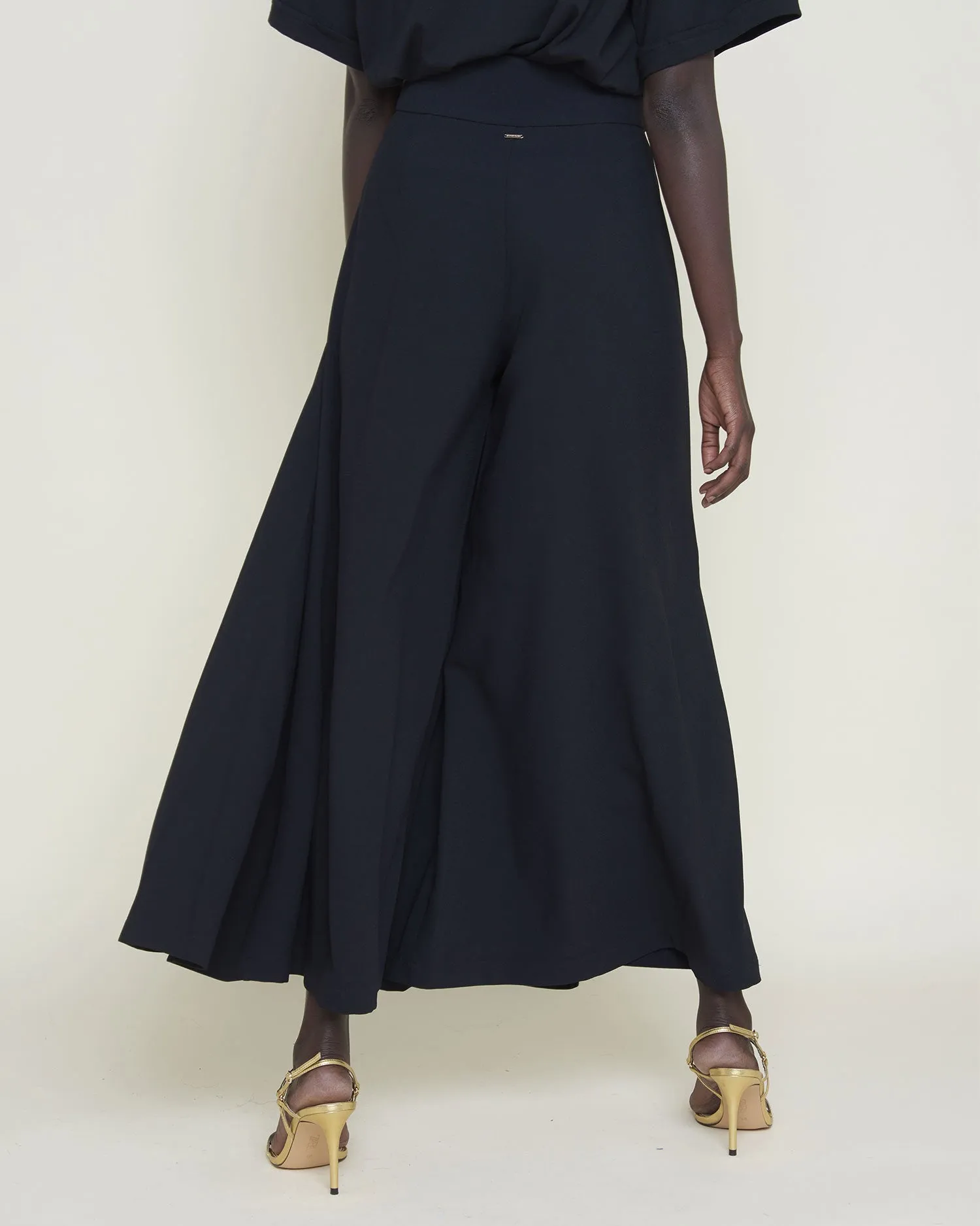 Wide leg pants